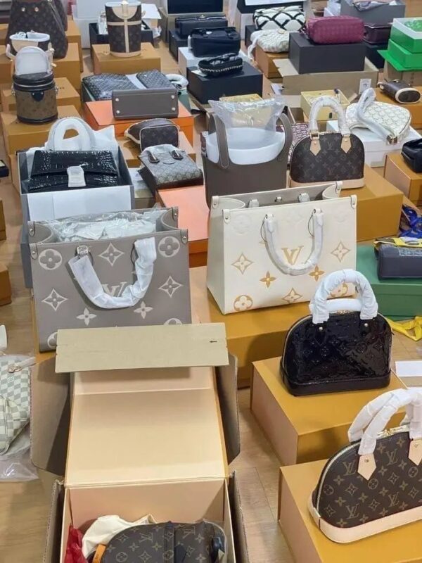 Branded Ladies Handbags Pallet