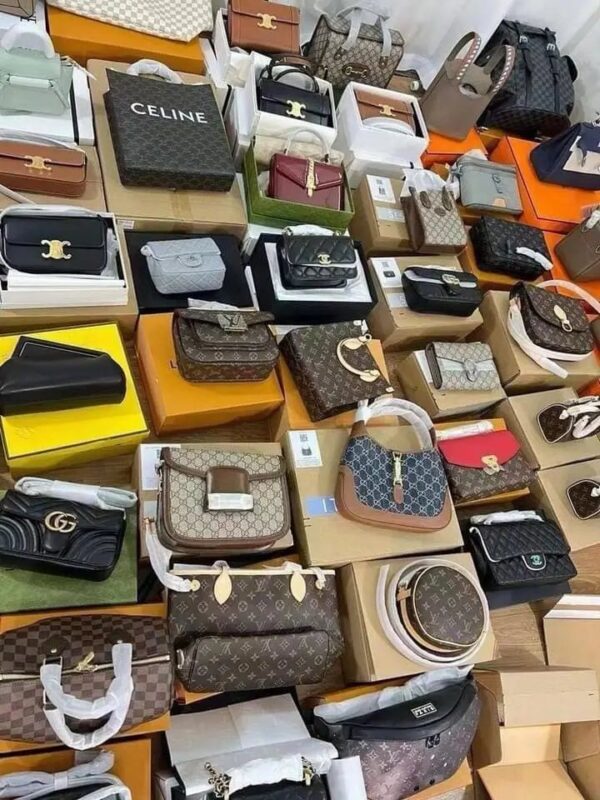 Branded Ladies Handbags Pallet