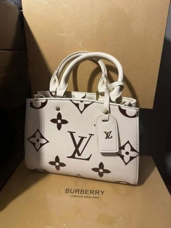 Branded Ladies Handbags Pallet