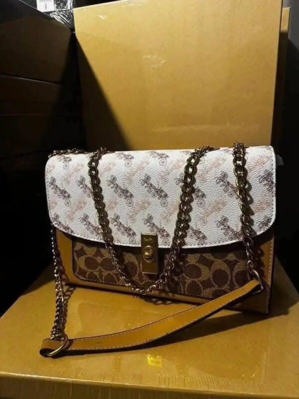 Branded Ladies Handbags Pallet