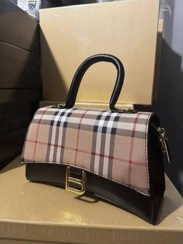 Branded Ladies Handbags Pallet