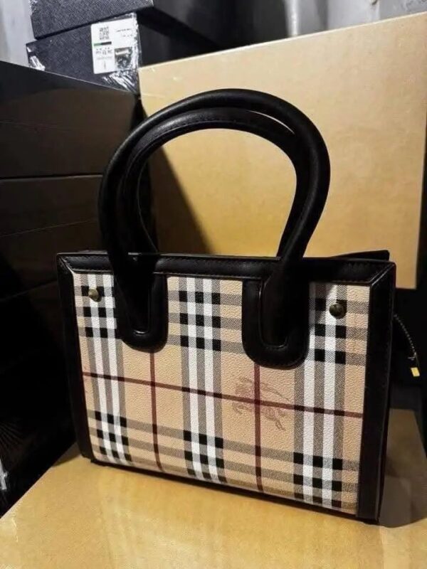 Branded Ladies Handbags Pallet
