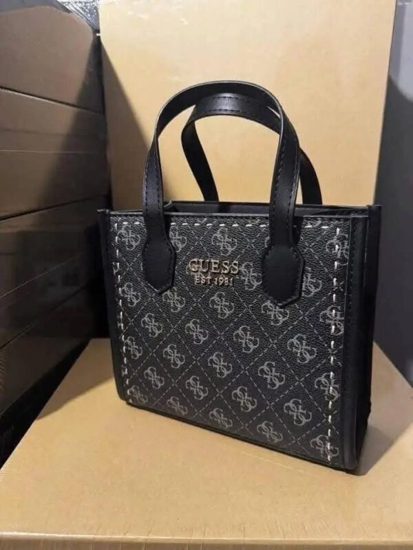 Branded Ladies Handbags Pallet