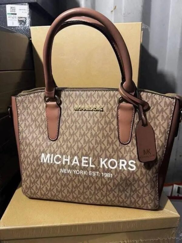 Branded Ladies Handbags Pallet