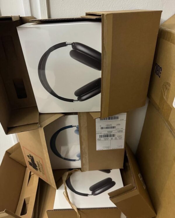 2026/08/1000103475.jpg apple airpods max pallet