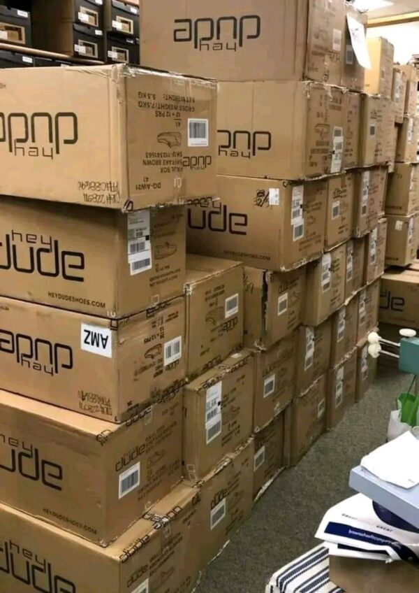 Authentic HEYDUDE Shoes Pallets