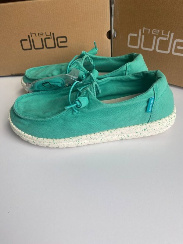 Authentic HEYDUDE Shoes Pallets