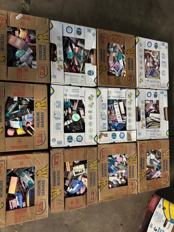 premium makeup Boxes & Pallets